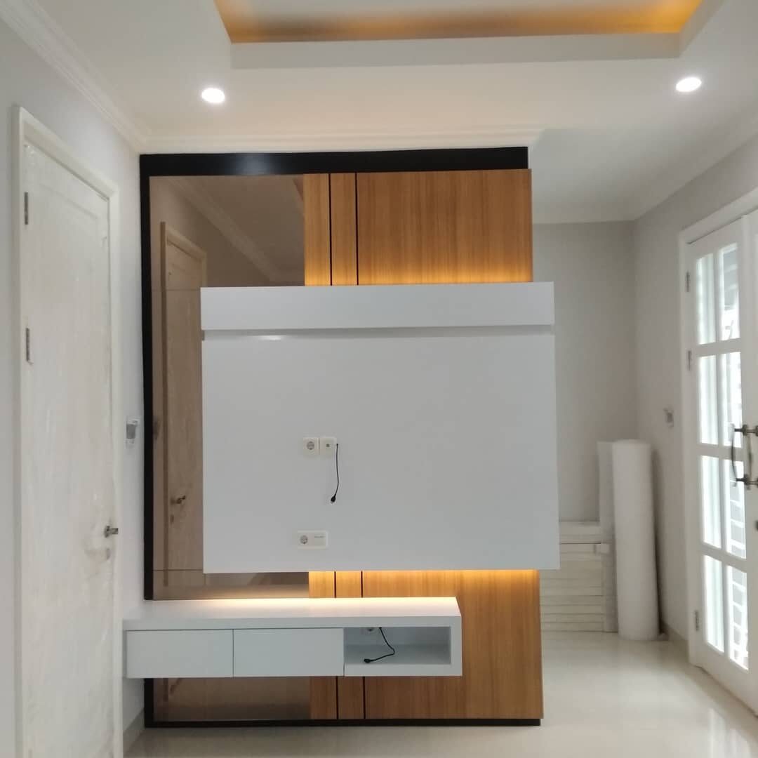 TV console dinding custom Traplindo